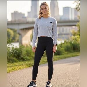 Athleta Gray Long Sleeve Women's Cropped Sweatshirt